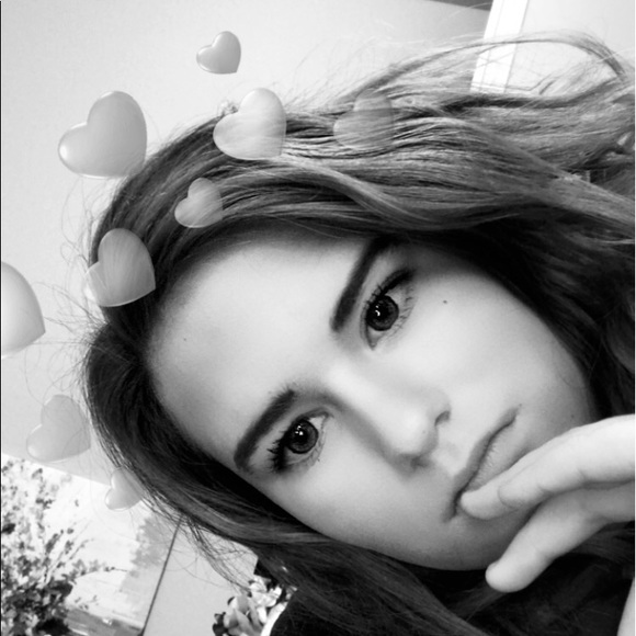 Meet your Posher, Katelyn - Picture 1 of 1